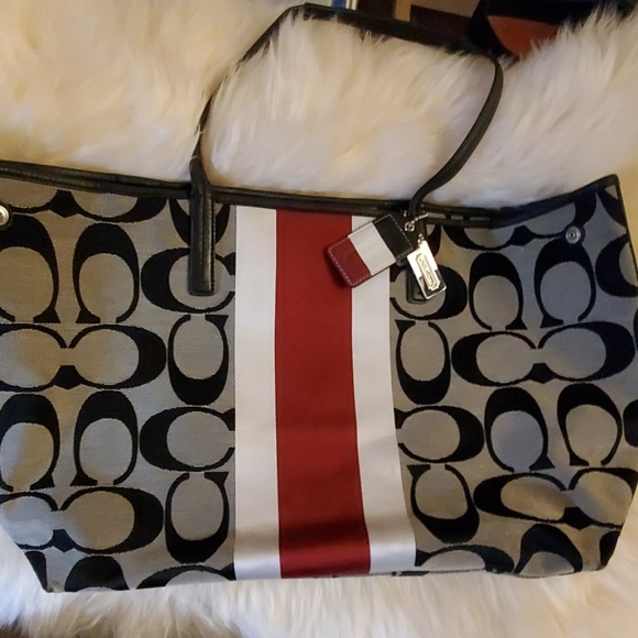 Coach Handbags - Coach Tote